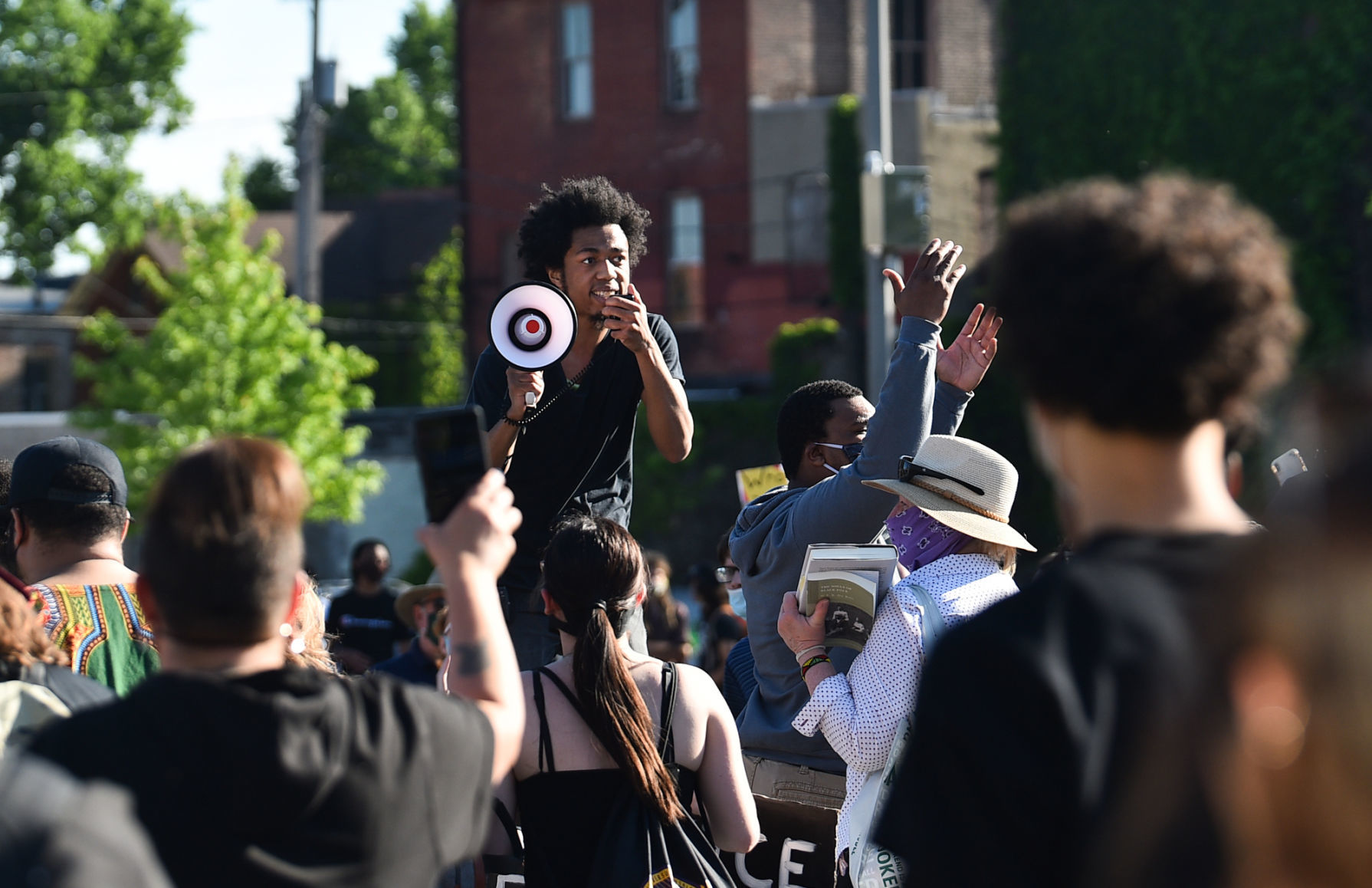 053120-qc-nws-protest-030